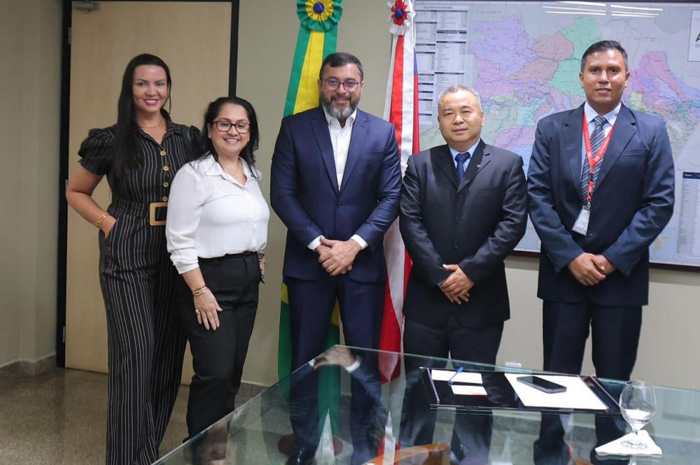 Wilson Lima reúne com representantes de empresa de veículos elétricos e destaca importância da transição para transportes sustentáveis