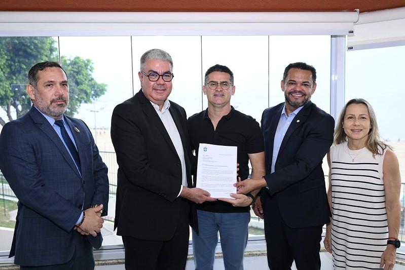 Prefeito apoia candidatura brasileira para sediar a Copa do Mundo Feminina de 2027 e Manaus como cidade-sede