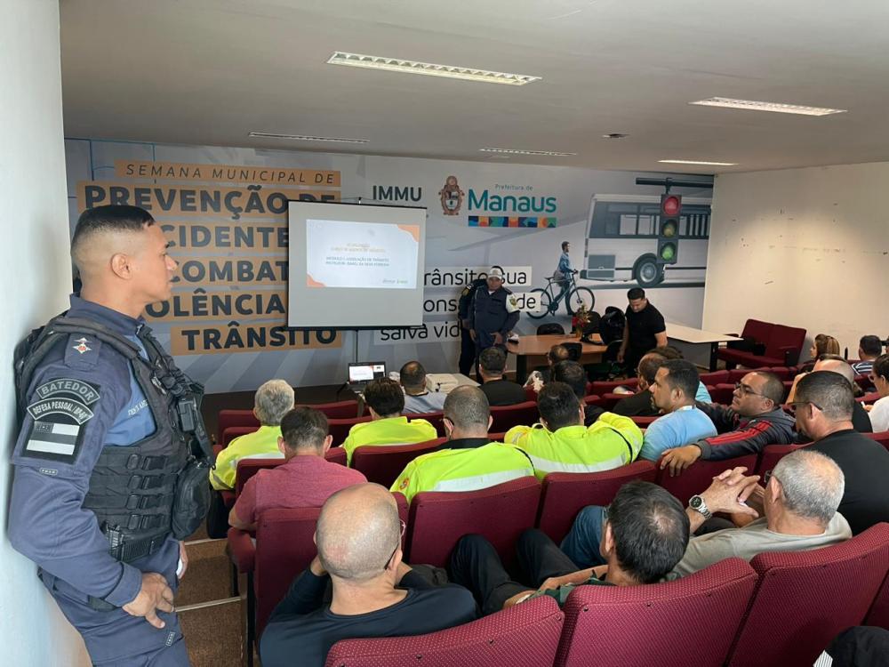 Prefeitura de Manaus realiza curso de atualização sobre legislação de trânsito para agentes do IMMU
