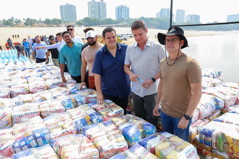 Prefeito anuncia fechamento da praia da Ponta Negra para o banho e auxílio a 6.800 ribeirinhos