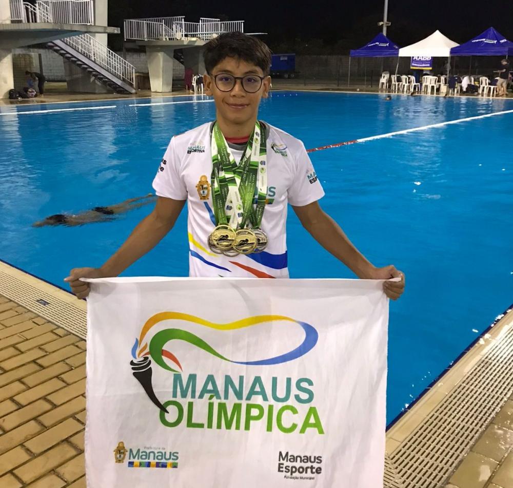Atleta do ‘Manaus Olímpica’ conquista seis medalhas e quebra recorde no Norte-Nordeste de natação
