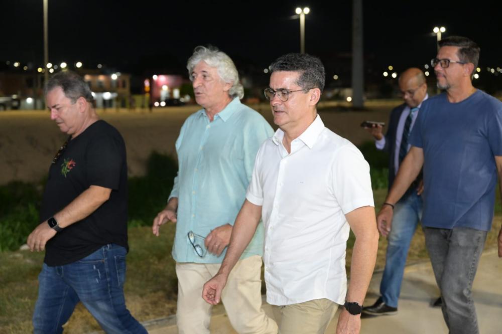 Prefeito David Almeida vistoria fase final das obras do Parque Amazonino Mendes