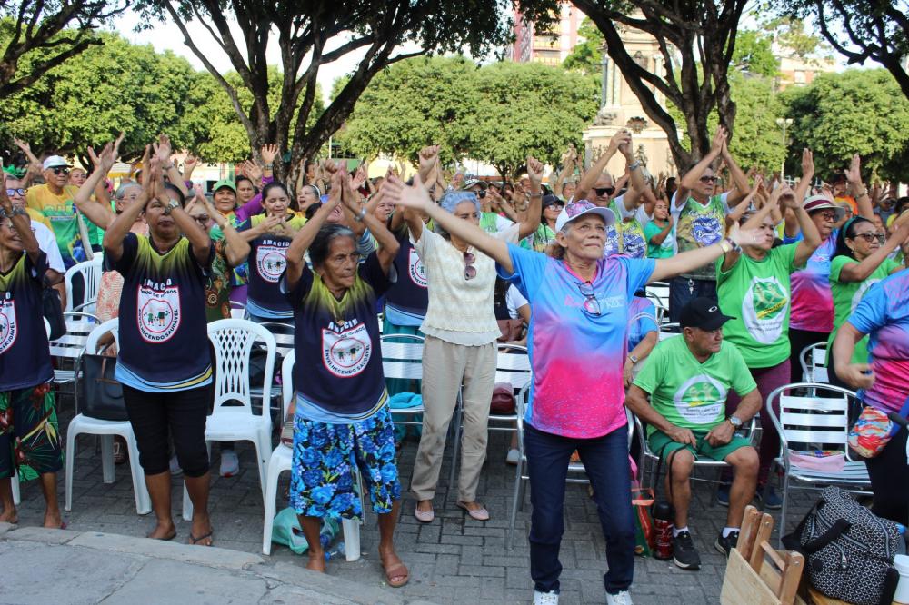 Prefeitura participa de ato público alusivo ao Dia Internacional da Pessoa Idosa