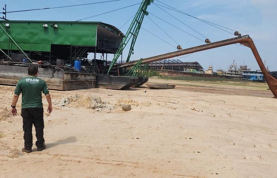 Ipaam multa em R$ 200 mil estaleiro que fazia reparos em dragas de garimpo