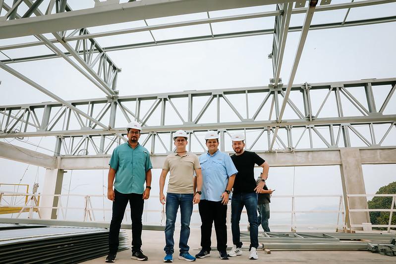 Prefeito David Almeida vistoria canteiros de obras do mirante Lúcia Almeida e Campo da Lusitânia