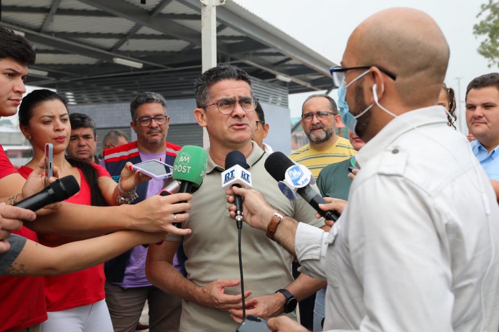 Fumaça que encobre Manaus faz prefeitura adiar Boi Manaus e reduzir para um dia o aniversário da cidade