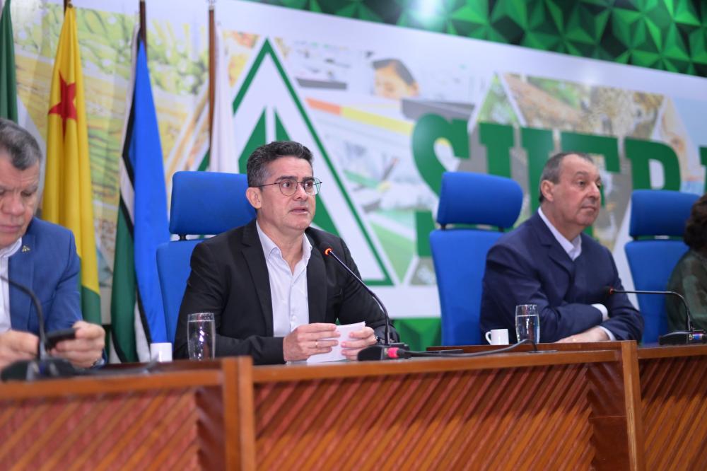 Manaus receberá recursos do governo federal para combater danos causados pela vazante histórica