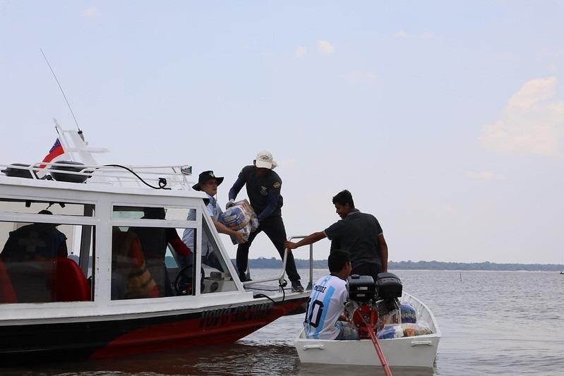 Prefeitura de Manaus já beneficiou mais de 5,3 mil famílias com ajuda humanitária às comunidades isoladas