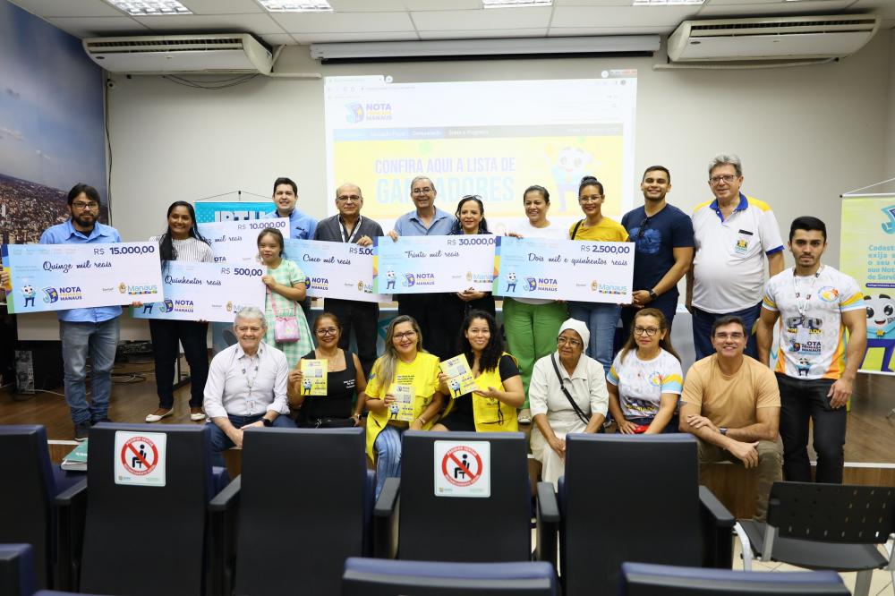 Prefeitura de Manaus premia felizardos do oitavo sorteio do ano da campanha Nota Premiada
