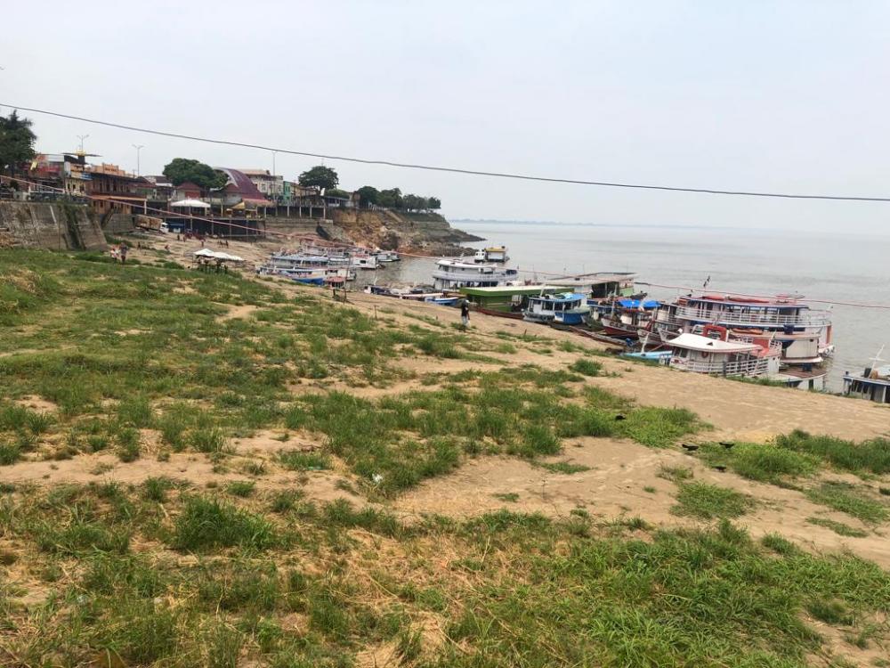 Rio Amazonas segue baixando até meados de novembro, alerta Defesa Civil de Parintins