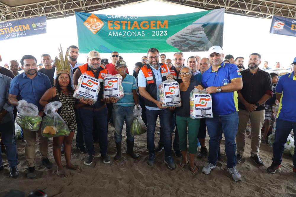 Em Tefé, Governo do Amazonas beneficia agricultores, pescadores e manejadores de Pirarucu