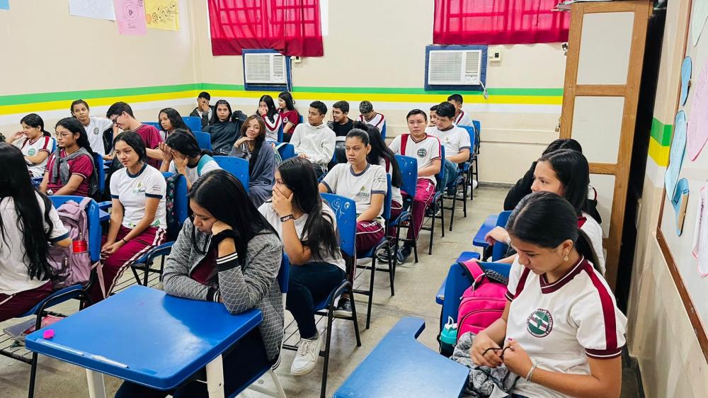 Provas do Saeb iniciam em cem escolas da rede estadual no interior do Amazonas