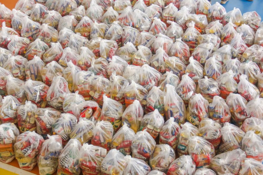 Prefeitura de Parintins inicia segunda etapa de ajuda humanitária a 2 mil famílias atingidas pela estiagem