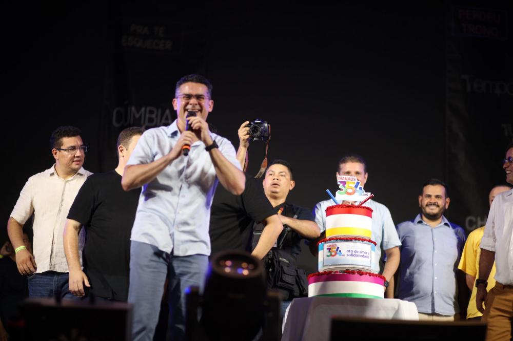 David Almeida comemora aniversário de Manaus com entrega da primeira etapa do parque linear Amazonino Mendes