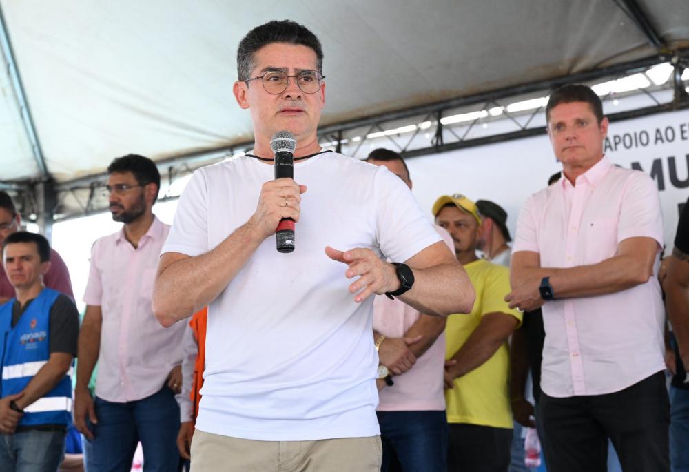 Prefeito David Almeida e equipe passam bem após acidente de carro, em Manaus