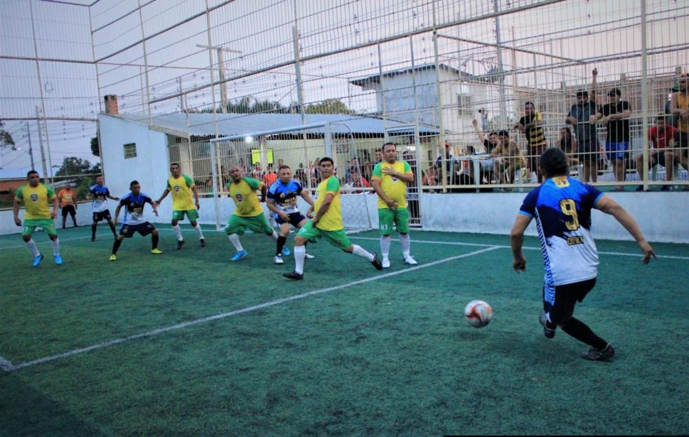 Após grandes jogos, Amsterdam e Peladeiros disputarão o título da 1ª Copa Master Arena Brito