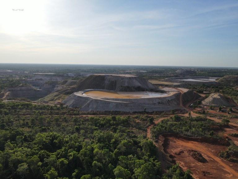 Ibama e Polícia Federal desarticulam comércio ilegal de mercúrio usado em garimpos clandestinos na Amazônia