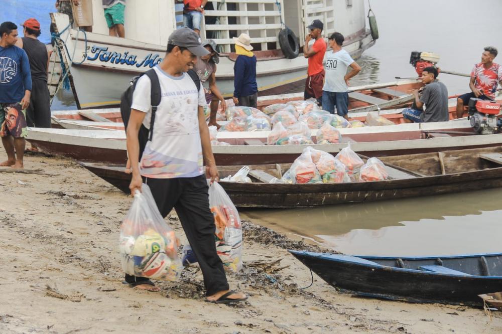 Ajuda humanitária chega a seis comunidades da zona rural de Parintins afetadas pela seca