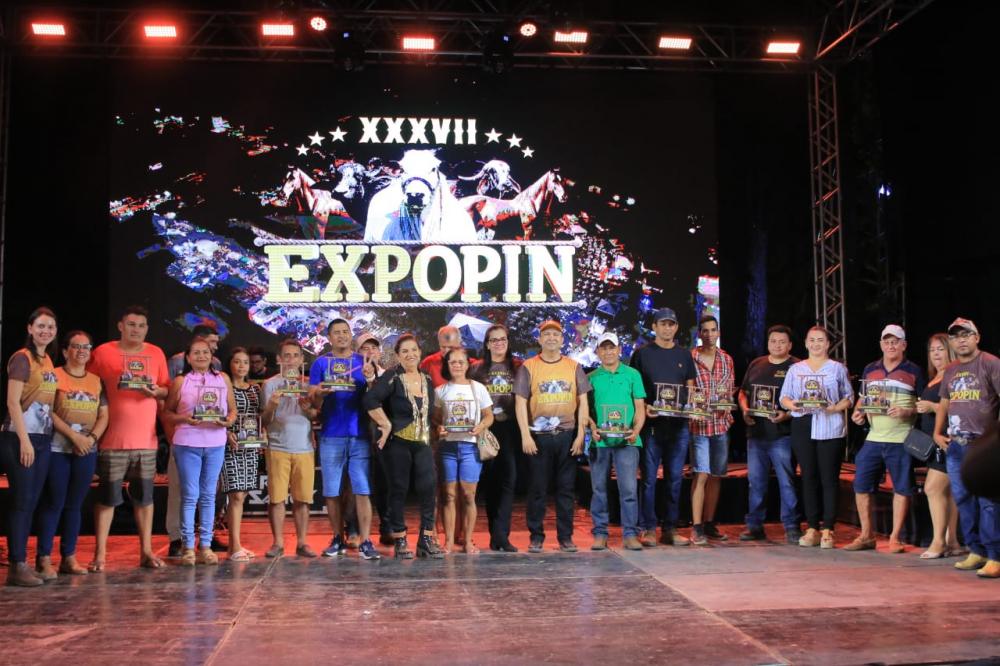 37ª Expopin premia campeões dos concursos leiteiro, de queijos, doce de leite e farinha