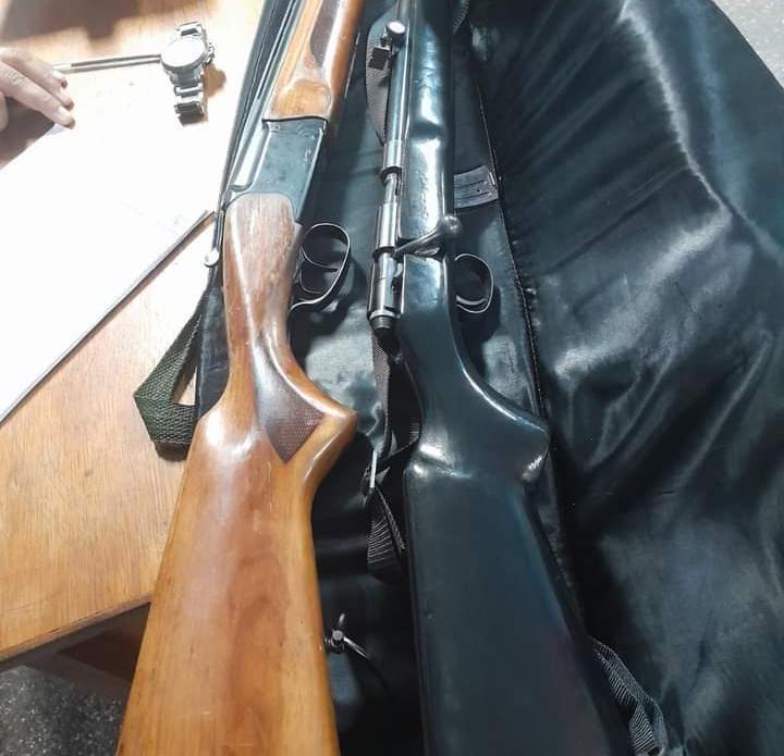 Policiais Militares prendem em flagrante homem por agressão física, ameaça e porte ilegal de arma de fogo, em Parintins