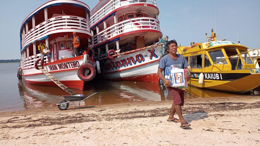 Prefeitura de Manaus leva ajuda humanitária a 854 famílias ribeirinhas em dois dias da operação ‘Estiagem’