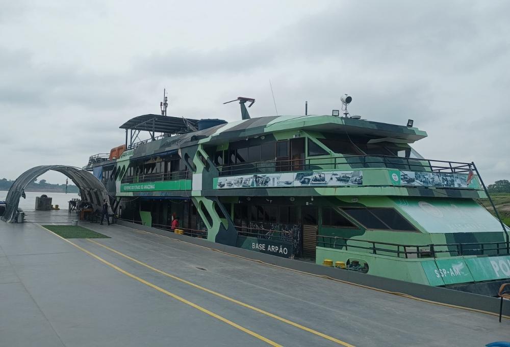 Equipe da Base Fluvial Arpão socorre mulher em trabalho de parto, em Coari