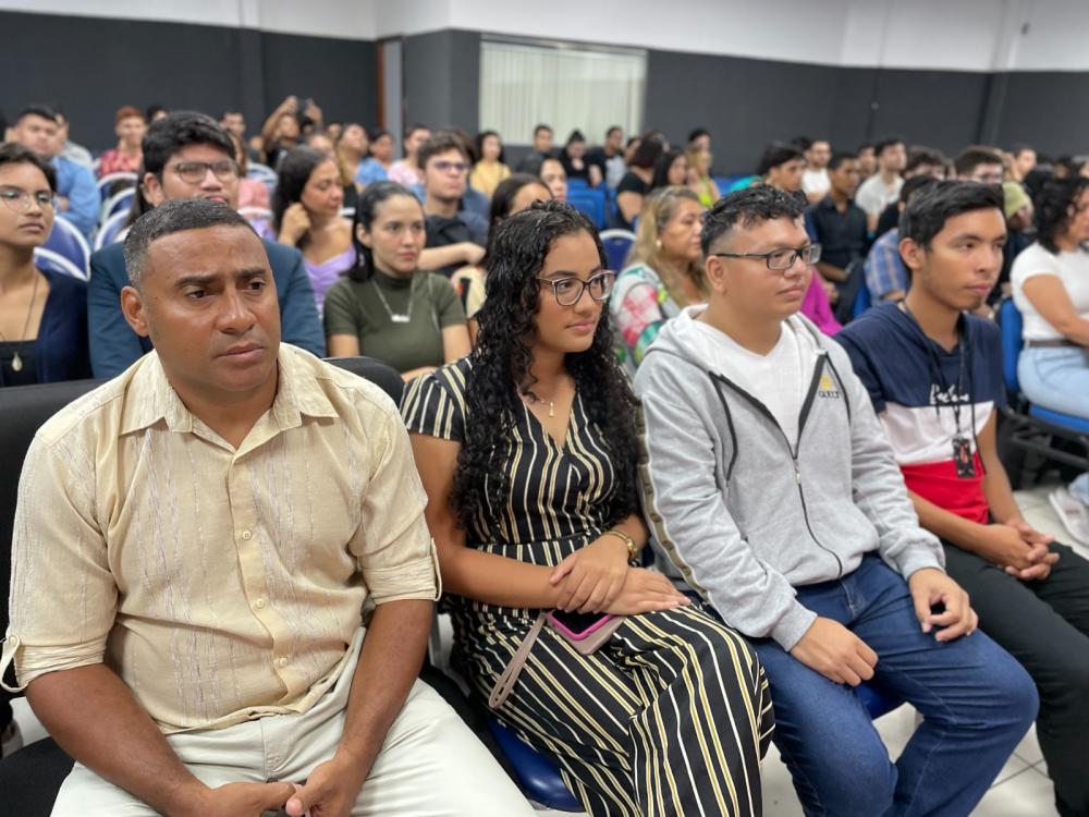 Prefeitura de Manaus certifica mais de 200 participantes em curso básico de ‘Programação’