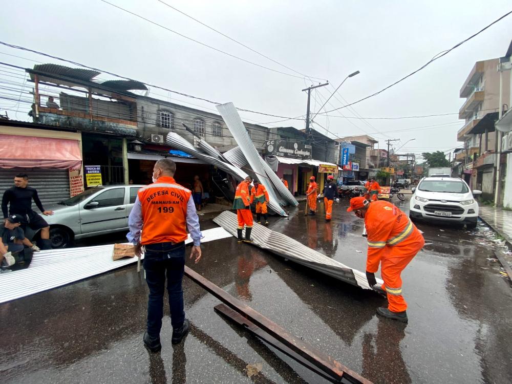 Prefeitura de Manaus atua em Estágio de Atenção devido fortes chuvas na cidade
