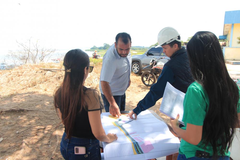 Prefeitura de Parintins e Ministério do Desenvolvimento Regional avaliam orla da cidade para início da construção do muro de arrimo