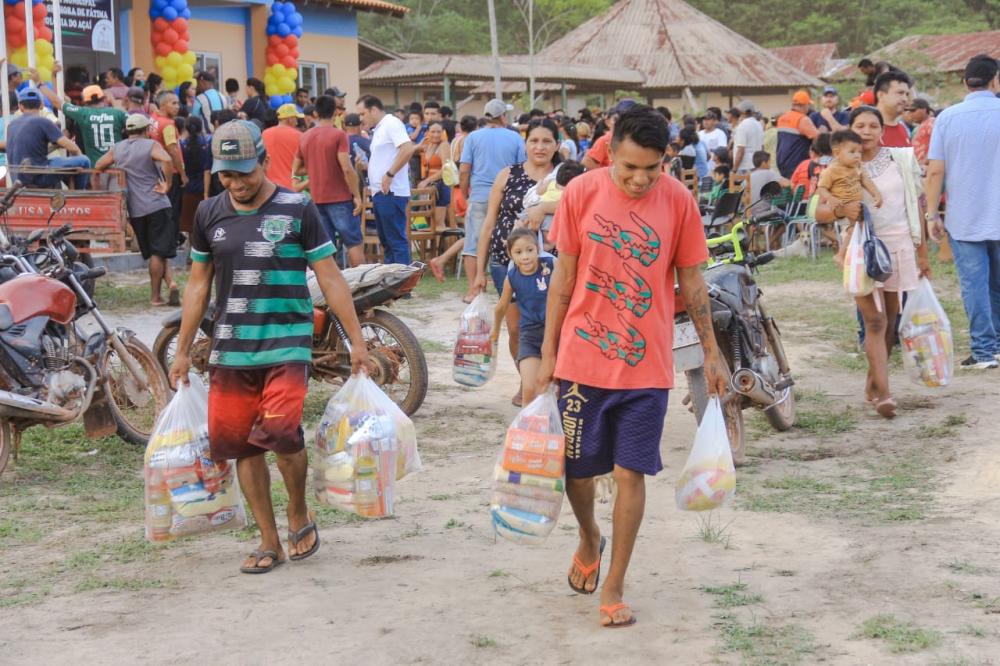 Mais de 1.600 famílias da Gleba Vila Amazônia recebem cestas de alimentos da Operação Estiagem