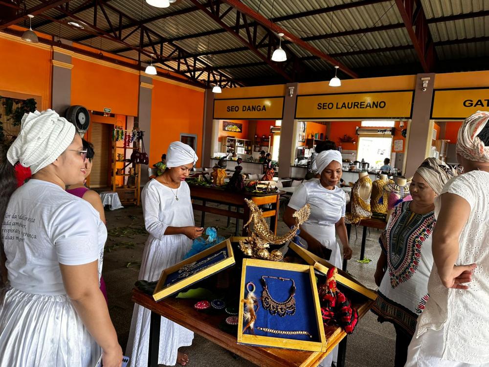 Parintins recebe mais um navio da temporada de transatlânticos e cerca de 600 turistas desembarcam na Ilha