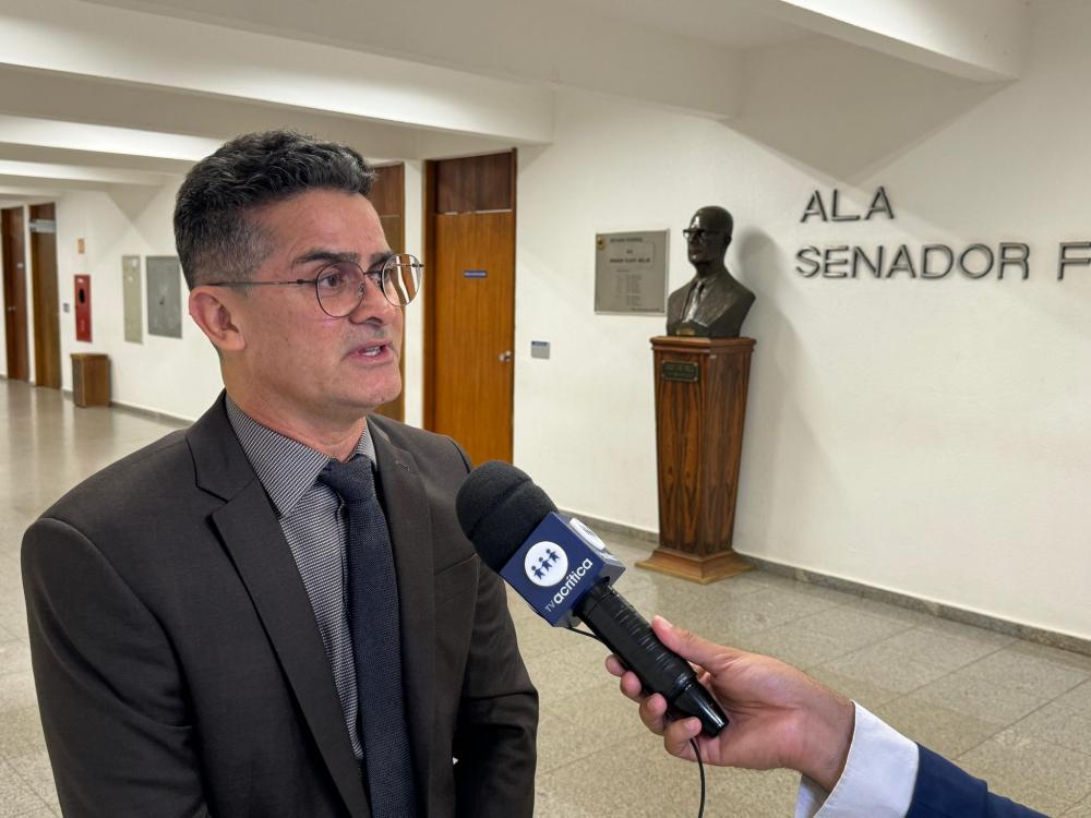 Prefeito David Almeida retorna de Brasília com R$ 160 milhões para investir em obras na capital