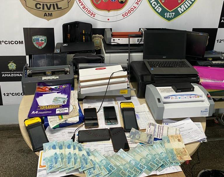 Polícia Civil prende casal investigado por realizar empréstimos em nome de terceiros, com uso de documentação fraudulenta