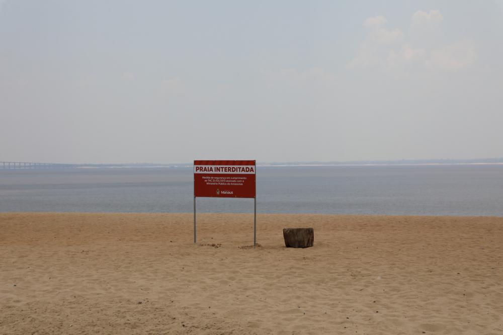 Prefeitura de Manaus estuda liberação da praia da Ponta Negra com subida do rio e medida será avaliada com laudos técnicos