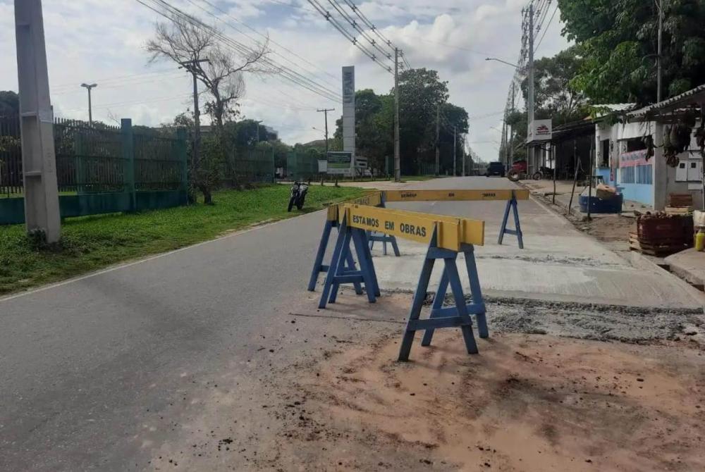 Semosp inicia construção de lombadas na Estrada Governador Eduardo Braga