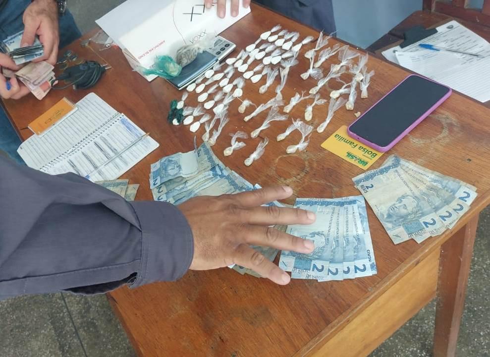 Polícia apreende cocaína, maconha e armas no bairro da União, em Parintins