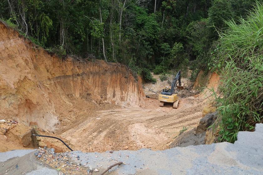 Prefeitura de Manaus inicia obra de contenção em erosão de 30 metros na rua Hibisco, no Distrito Industrial II