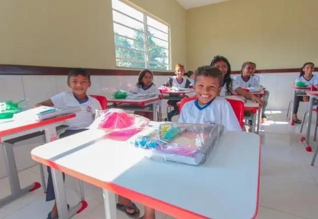 Em Parintins, solicitação da transferência de alunos da rede estadual ocorre de 12 a 16 de janeiro