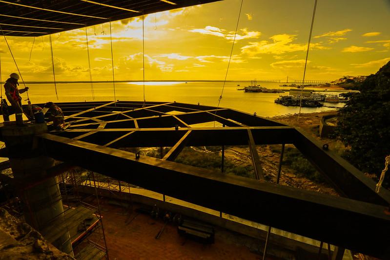 Prefeitura avança com montagem da estrutura metálica da varanda do mirante Lúcia Almeida