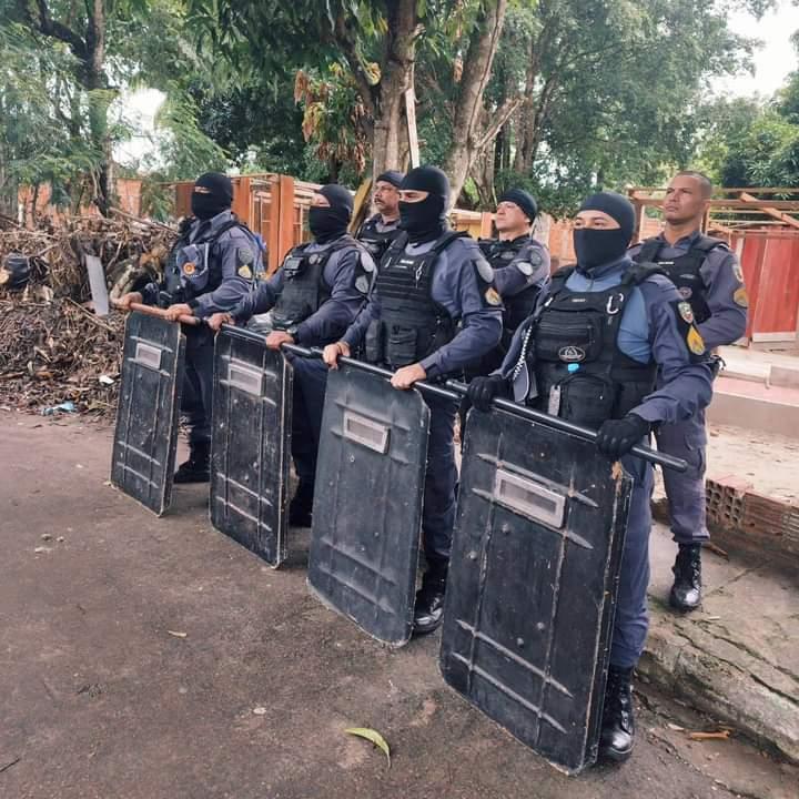 Policiais Militares do 11° BPM dão cumprimento a Ordem Judicial de reiteração de posse em Parintins