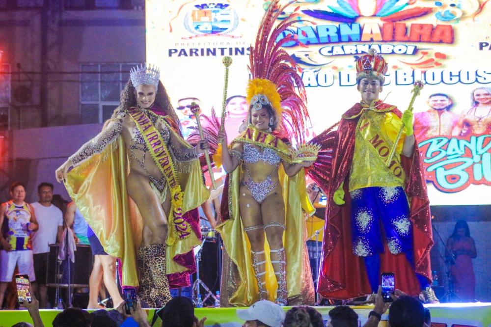 Coroada nova corte do Carnailha 2024 em noite de Feirão dos Blocos