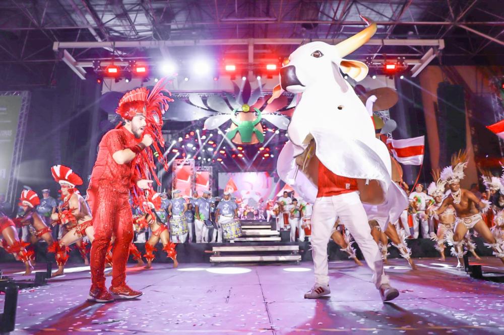 Boi Garantido leva alegria e tradição para a 1ª noite do Carnaboi, em Manaus