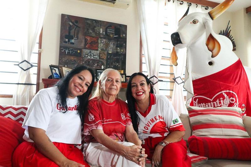 Torcedores explicam como é ser escolhido pelos bumbás Caprichoso e Garantido