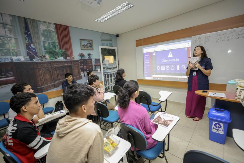 Governo do Amazonas inicia aulas do Jovem Bilíngue e amplia oferta de um segundo idioma na rede pública de ensino