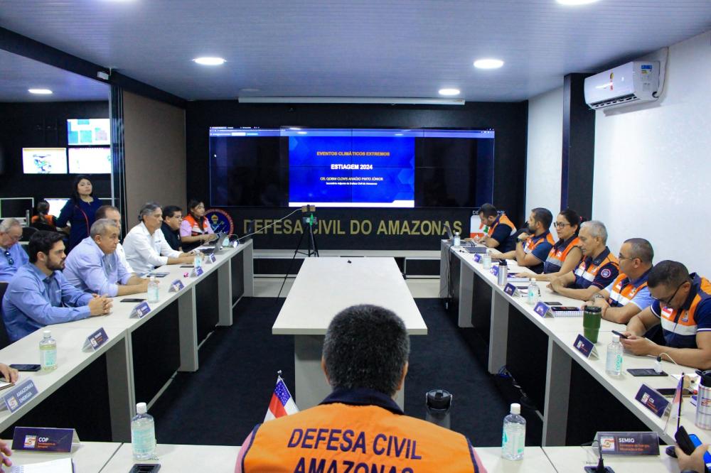 Defesa Civil do Amazonas apresenta prognóstico sobre os impactos de possível seca aos fornecedores de energia elétrica