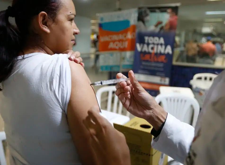 Saúde antecipa vacinação contra gripe; campanha começa em 25 de março