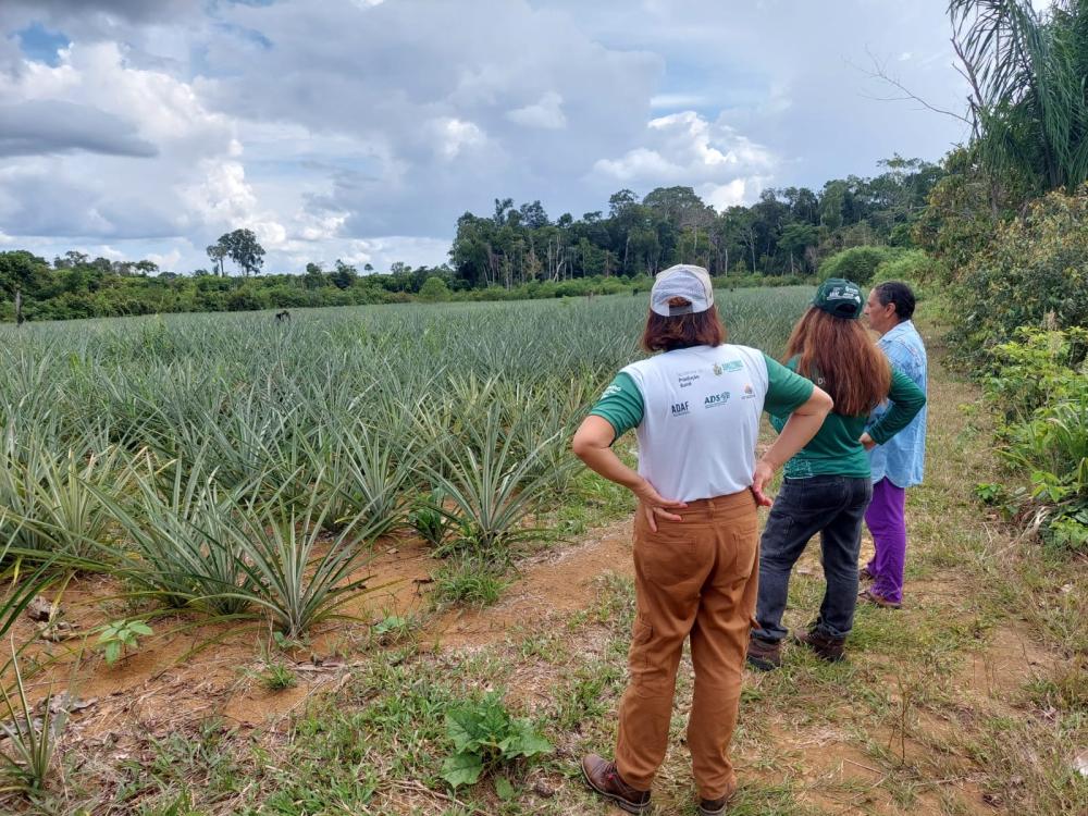 Idam promove regularização de produtores rurais em associações do Careiro da Várzea