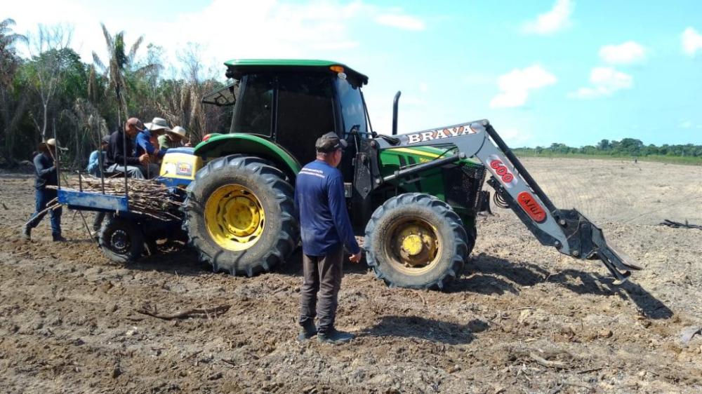Produtores rurais da Vila de Lindóia, em Itacoatiara, participam de curso de Mecanização Agrícola
