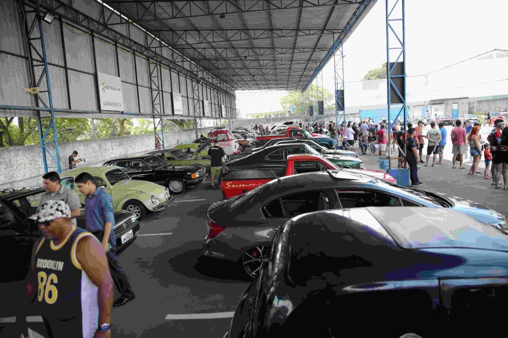 Em parceria com clube de carros, Detran Amazonas realiza serviços para terceira exposição de veículos antigos