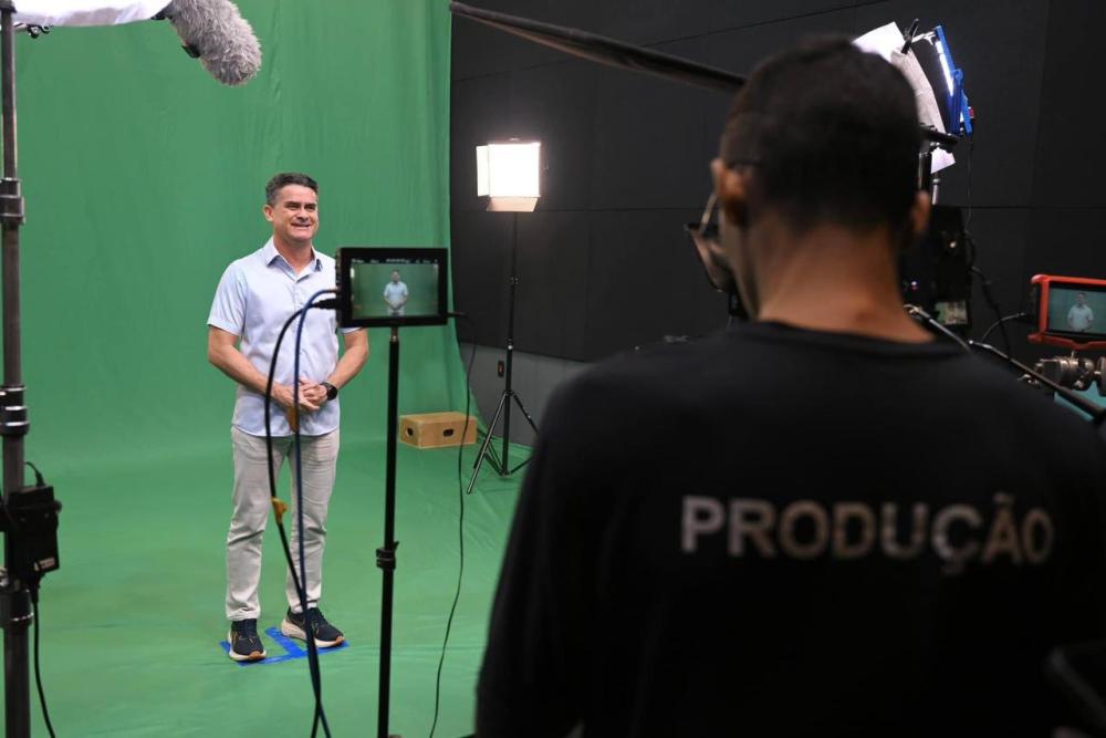 David Almeida destaca avanços históricos de serviços públicos em programa do Avante